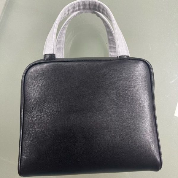 The leather purse bag for lady
